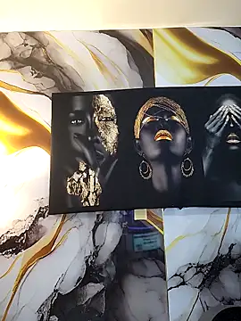 แชท XXX สดของ LizzRouse