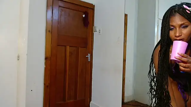 Moreish-06 Live XXX-Chat