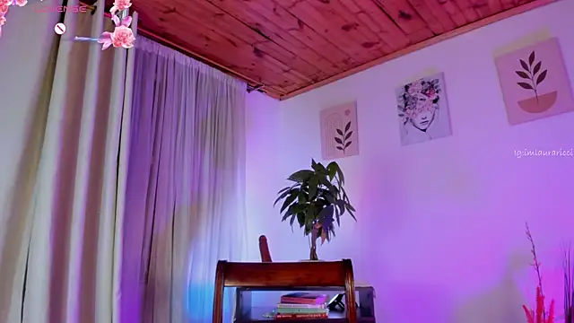 Lauraricci__ Live XXX-Chat