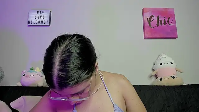 XXX chat uživo modela ViolettM