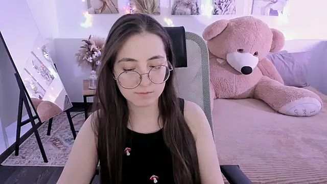 VirtuallVoyant's Live XXX Chat