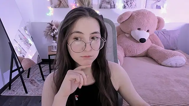 VirtuallVoyantのライブXXXチャット