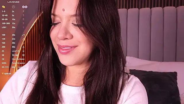 emperatriz_reyes' Live XXX Chat