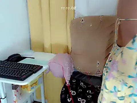 nesianhottits Adlı Modelin Canlı XXX Sohbeti