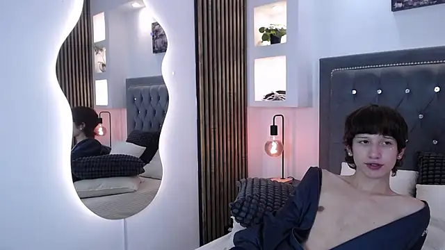 Emo_Boy_ 라이브 XXX 채팅