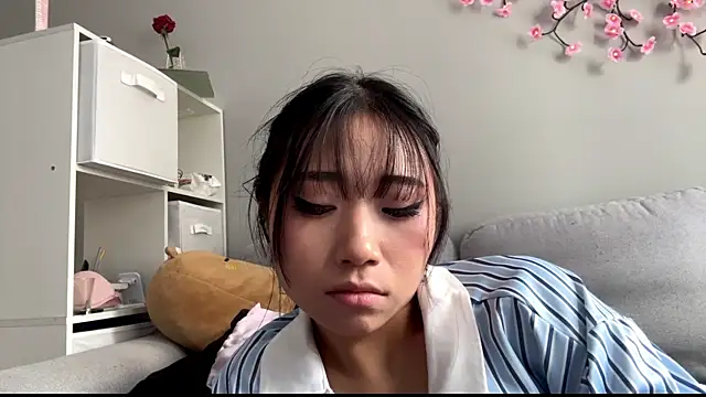 SweetMiaXO Show in webcam