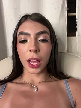 Ninaa_Rosee Chat XXX in diretta