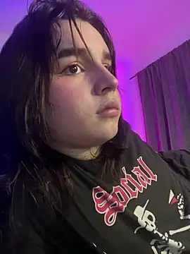 Pertunjukan Kamera Web Daniellesins1