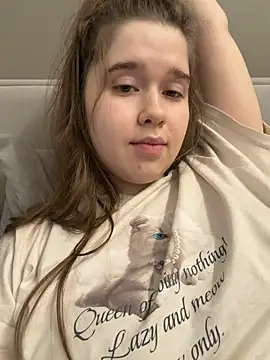 Show modela HornyGirlH na web-kameri