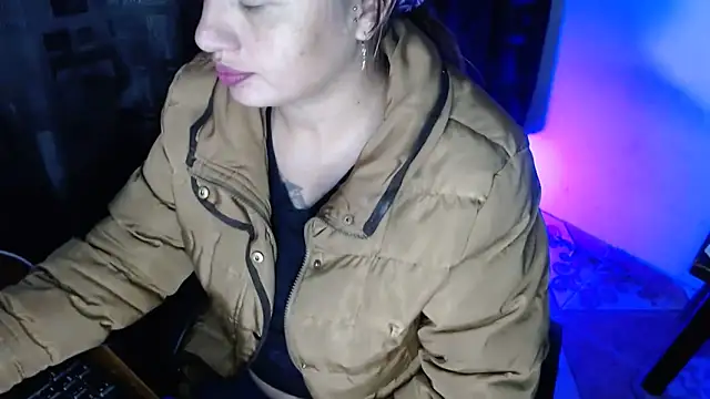 kattydirtylol's Live XXX Chat