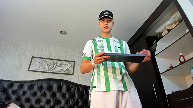 دردشة Lander_Cruz الجنسية المباشرة