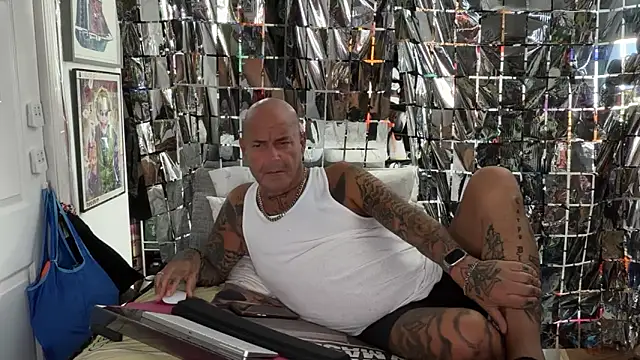 โชว์เว็บแคมของ lovetatts64