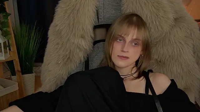 KiraMontoya Adlı Modelin Canlı XXX Sohbeti