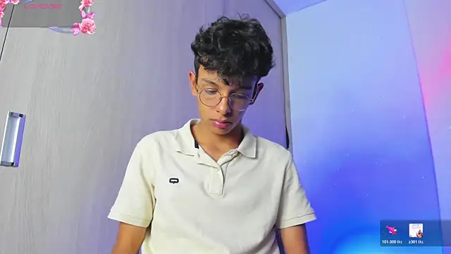 Maxfrost1 Show in webcam