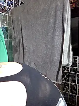 Pokazy przed kamerką – kylie_blck