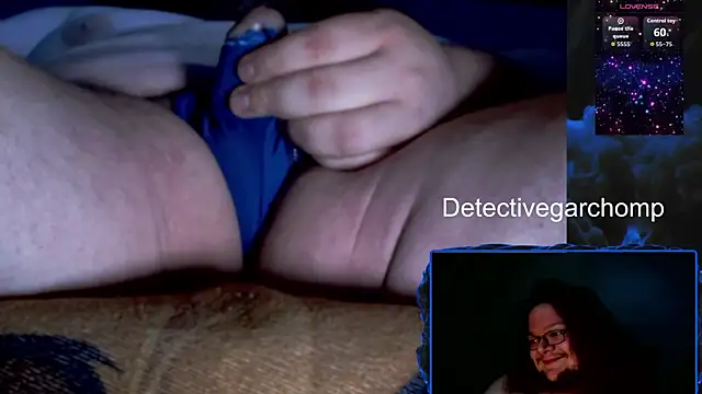 Pertunjukan Kamera Web DetChompy