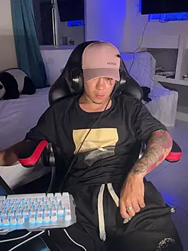 AngelLatinBoy webcam show