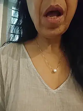 NakedMILFx's Live XXX Chat