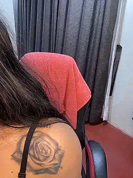 XXX chat uživo modela Minico25