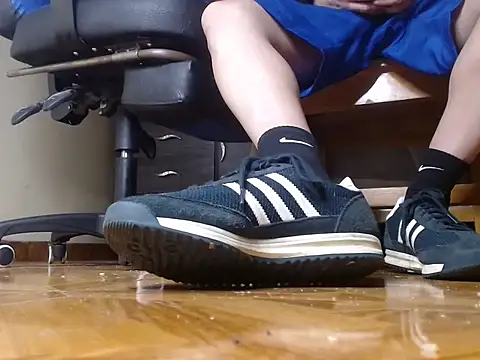 alphaswitchard: διαδικτυακό σόου στην κάμερα