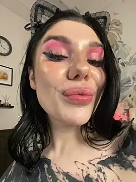 MaeveMoon's Webcam Show