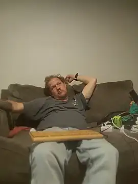 yourMasterisBored's Live XXX Chat