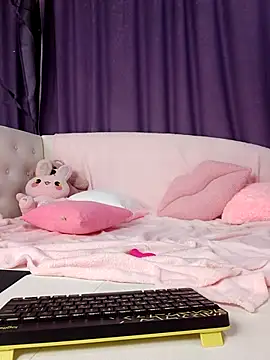 Show modela NinaVerse na web-kameri