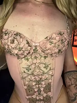 XXX chat uživo modela Alana_Stone