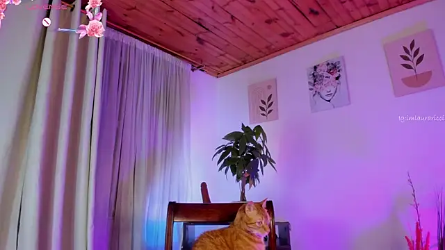 Lauraricci__ Live XXX Chat