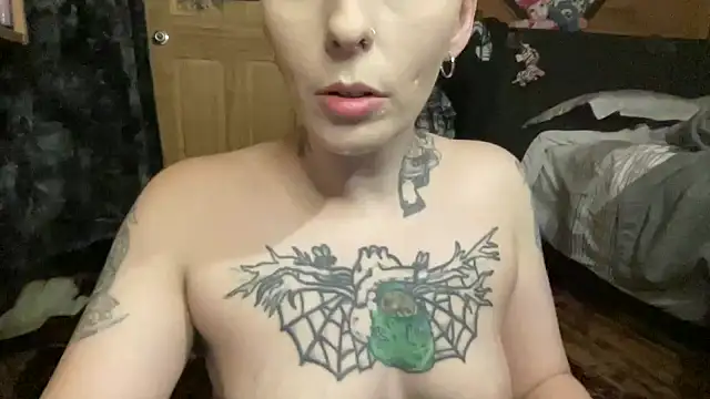 Chat XXX en directo de TeenyDoll