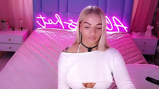 AllwaysHotJ's Live XXX Chat