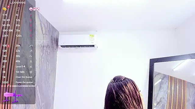 LauraSaenz01 live XXX chat