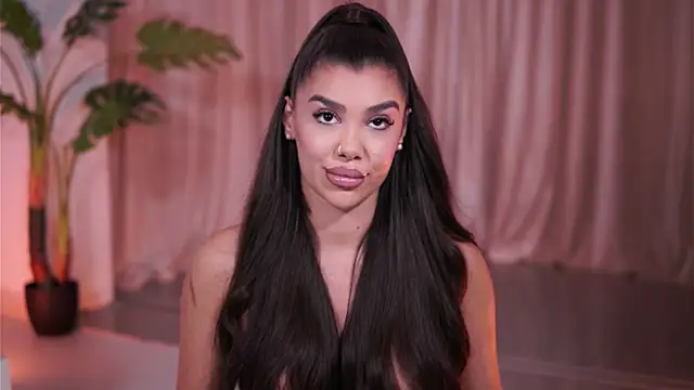 Chat +18 de NatyDesiree ao vivo