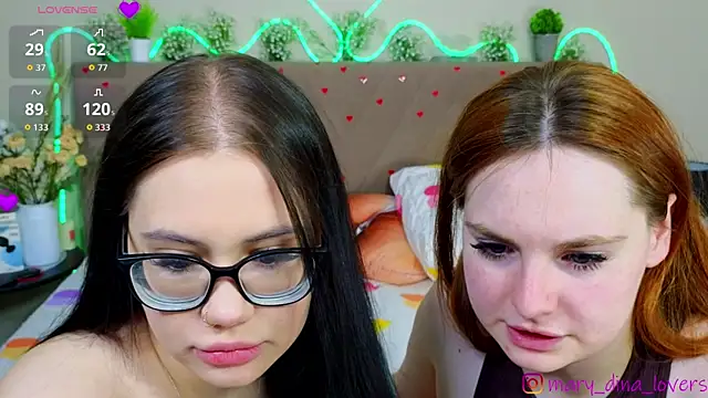 Mary_Dinaのウェブカメラショー