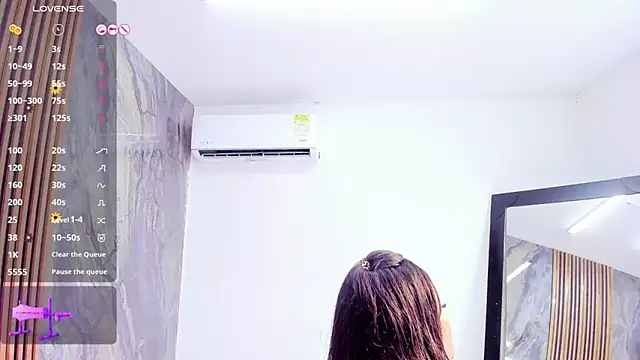 LauraSaenz01 – Naživo XXX chat