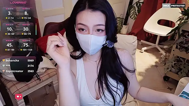 Chat XXX en directo de nayomi_34f