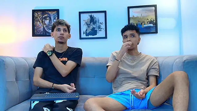 YOUNG_BOYS_HELL Pertunjukan Webcam