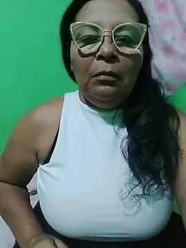 Pokazy przed kamerką – Amarantha25