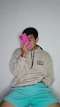 Thick_Cock Adlı Modelin Canlı XXX Sohbeti