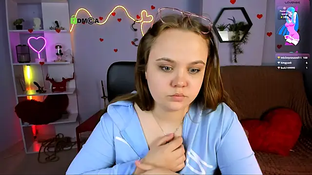 keri_ti's Live XXX Chat