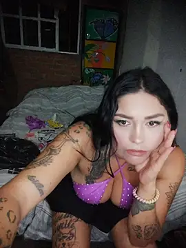 Qenci_Queen Live XXX-Chat