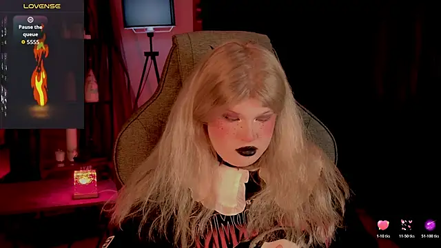 LilithNlsn live XXX chat