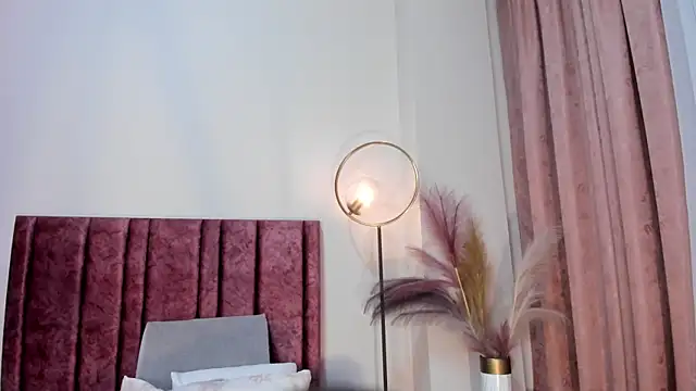 AndraCyruss live XXX chat