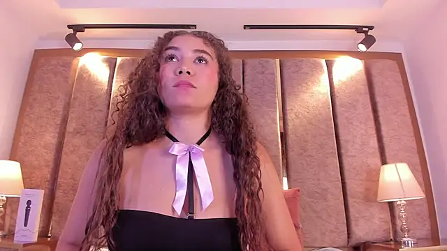 Chatroom XXX en direct de CamilaCastillo