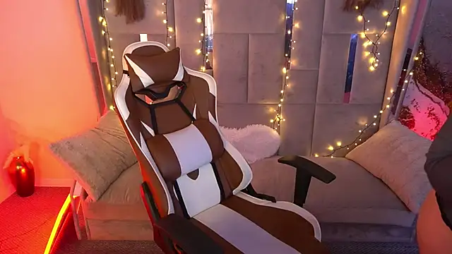 Kittywakee 现场XXX聊天