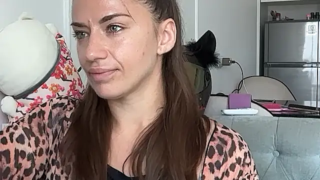 Roriann 现场XXX聊天