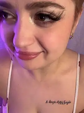 XXX chat uživo modela KellyMoors