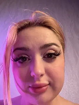 Chatroom XXX en direct de KellyMoors