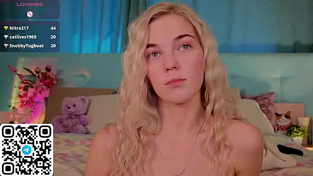 Chat +18 de Aurora_Bennet ao vivo