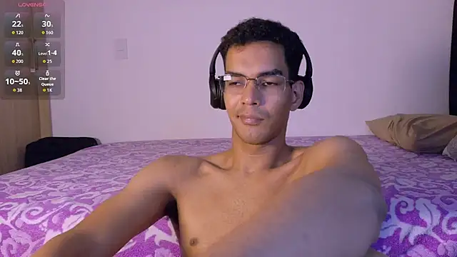 Pikashu7u7 Adlı Modelin Canlı XXX Sohbeti